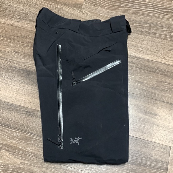 Arc’Teryx Gore-Tex pants - Picture 3 of 16